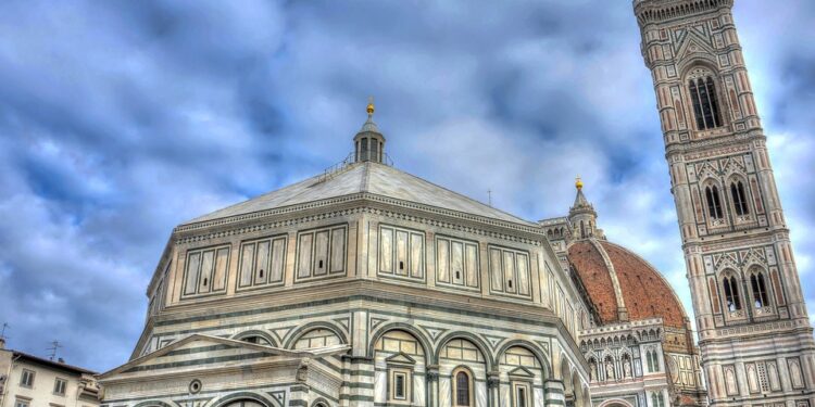 The Impact of Technology on the Church: Balancing Tradition and Innovation