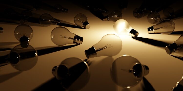 The Importance of Hope in the Face of Adversity: How to Stay Positive in Tough Times