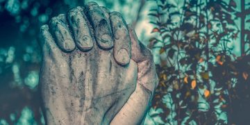 Cultivating Hope: How to Nurture a Positive Outlook in the Midst of Difficulty