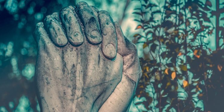 Cultivating Hope: How to Nurture a Positive Outlook in the Midst of Difficulty