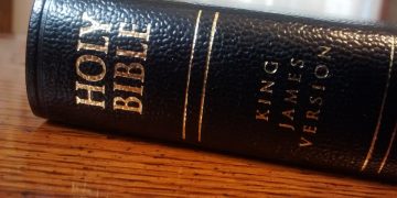 Living Out Your Faith: Applying Bible Verses to Daily Life